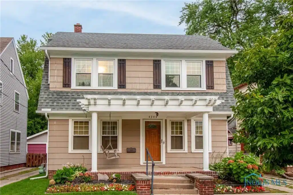Circa 1924 Colonial Revival Cheap House in Ohio Under 100K Old