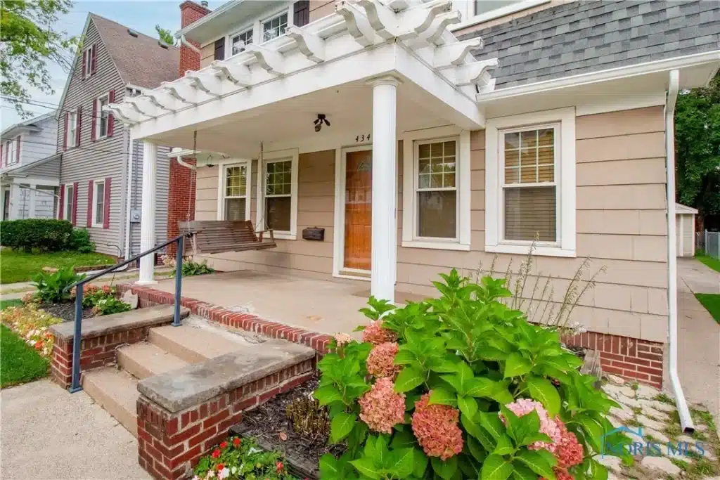 Circa 1924 Colonial Revival Cheap House in Ohio Under 100K Old